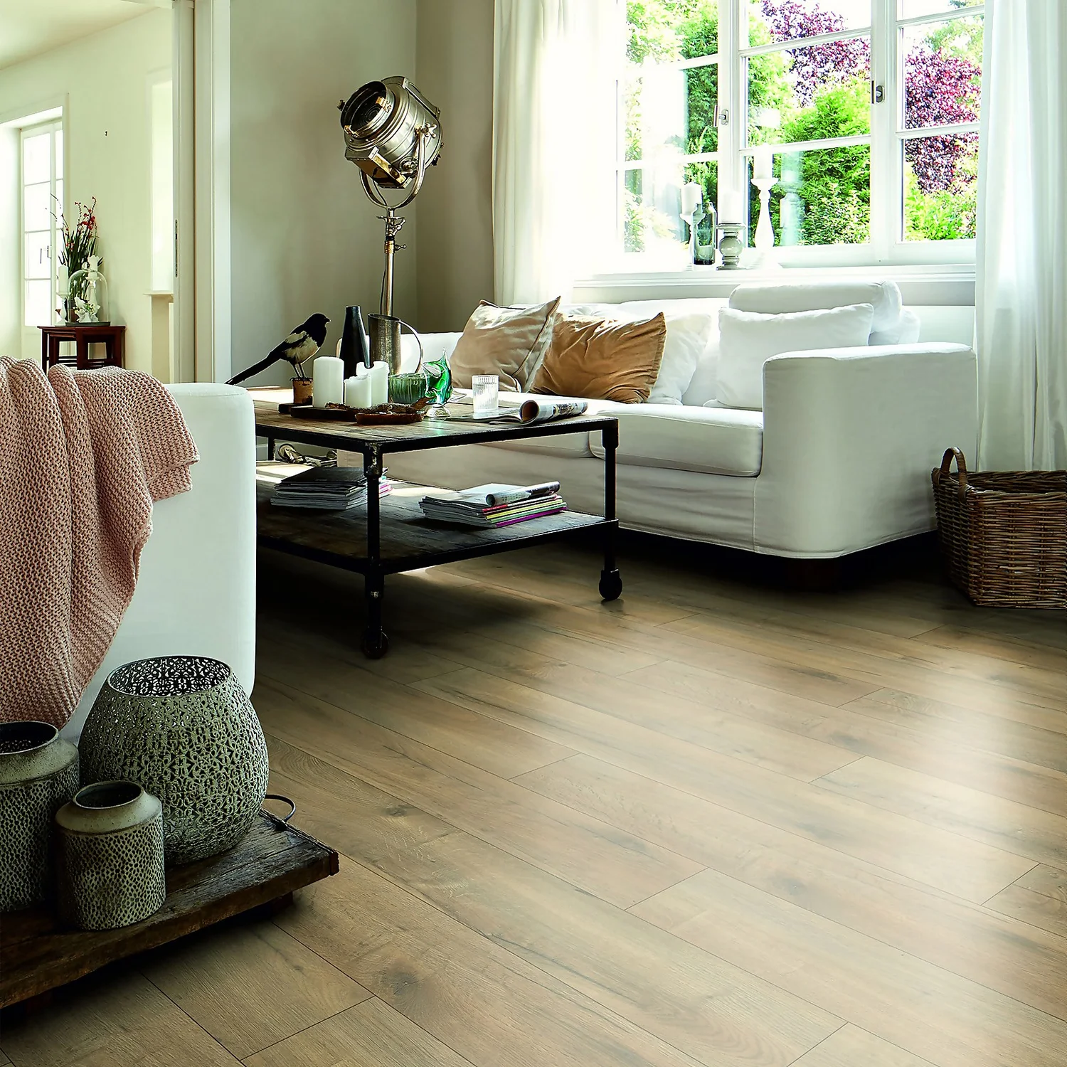 EGGER HOME Brown Loja Oak 8mm Laminate Flooring 1 EGGER HOME Brown Loja Oak 8mm Laminate Flooring